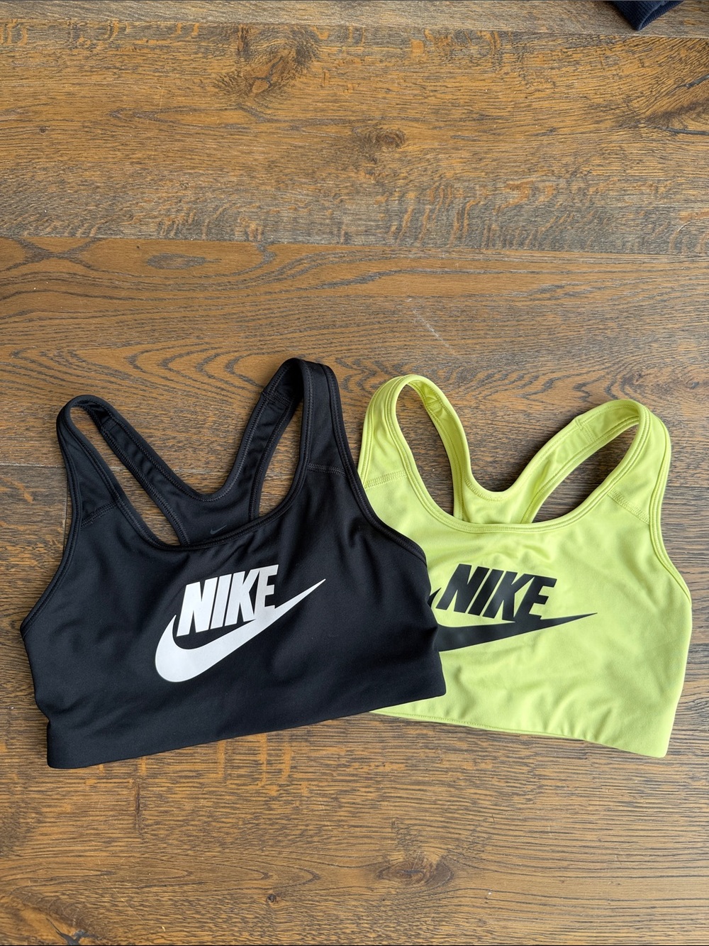 2 Nike Sports Bra